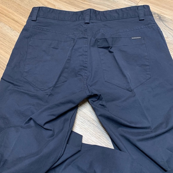 Calvin Klein - Picture 2 of 5